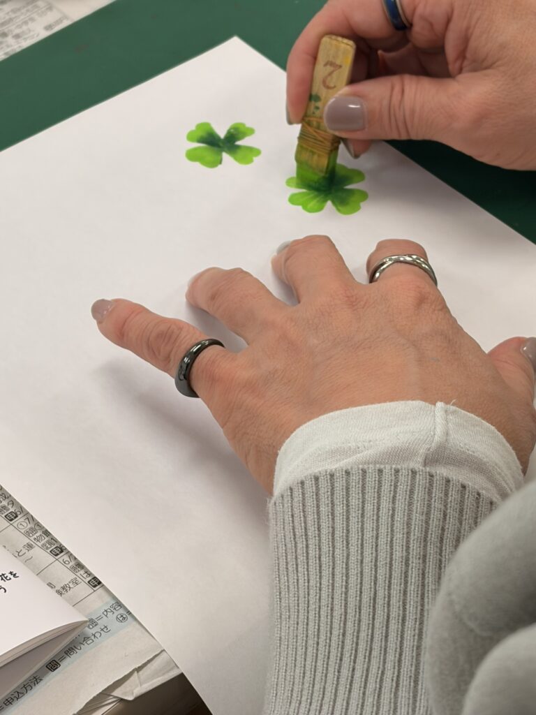 「睦美先生」による楽しい花文字教室（左利きも対応可能）